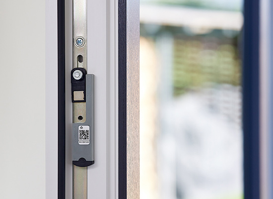 Siegenia Smart Sensor im Fensterrahmen